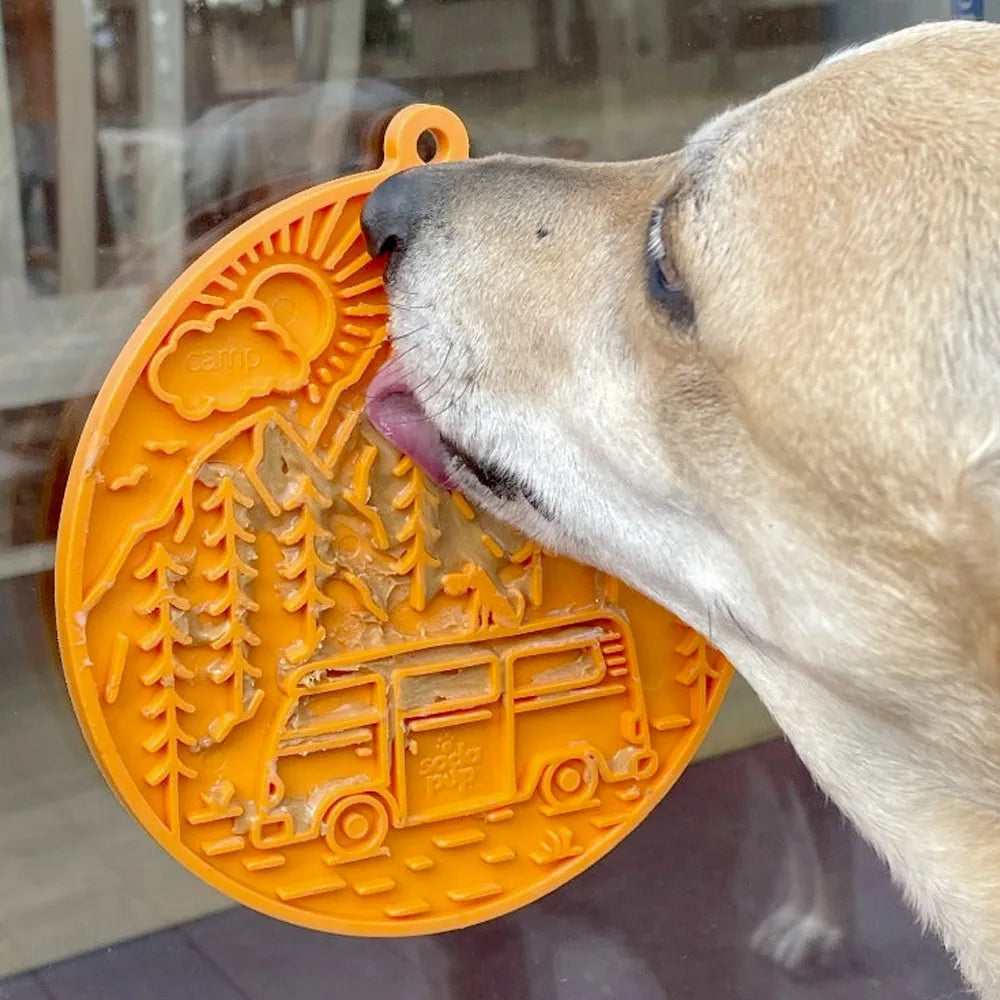 Tapis de léchage Van de Camping – eMat à ventouses pour chien – Sodapup®