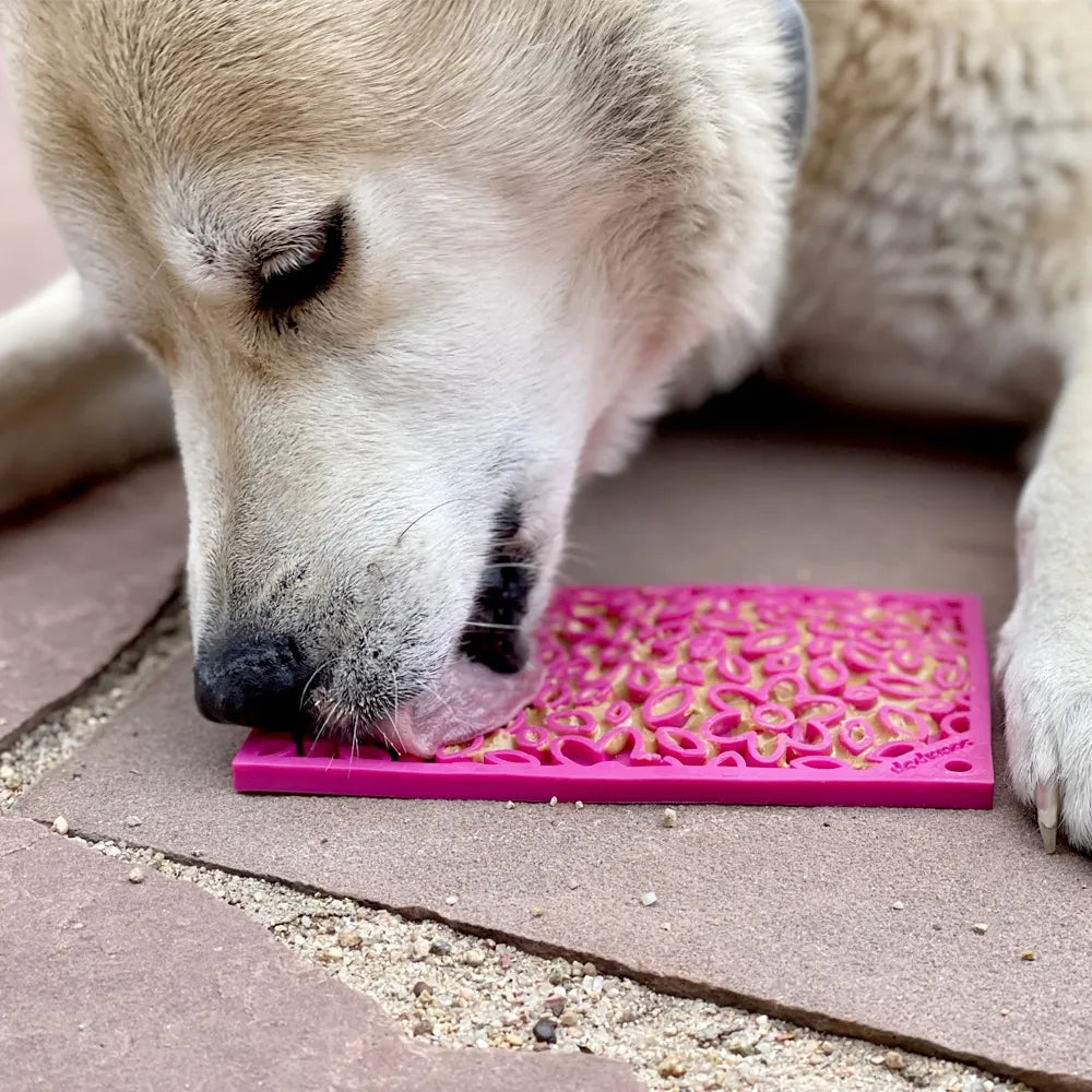 Tapis de léchage Flower Power – eMat pour chien et chat – Sodapup®
