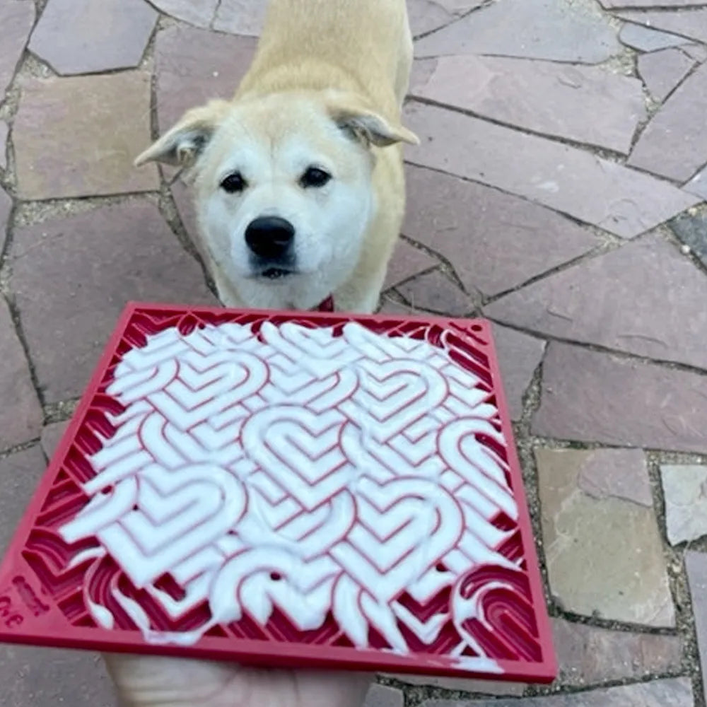 Tapis de léchage Cœur Love – eMat pour chien et chat – Sodapup®