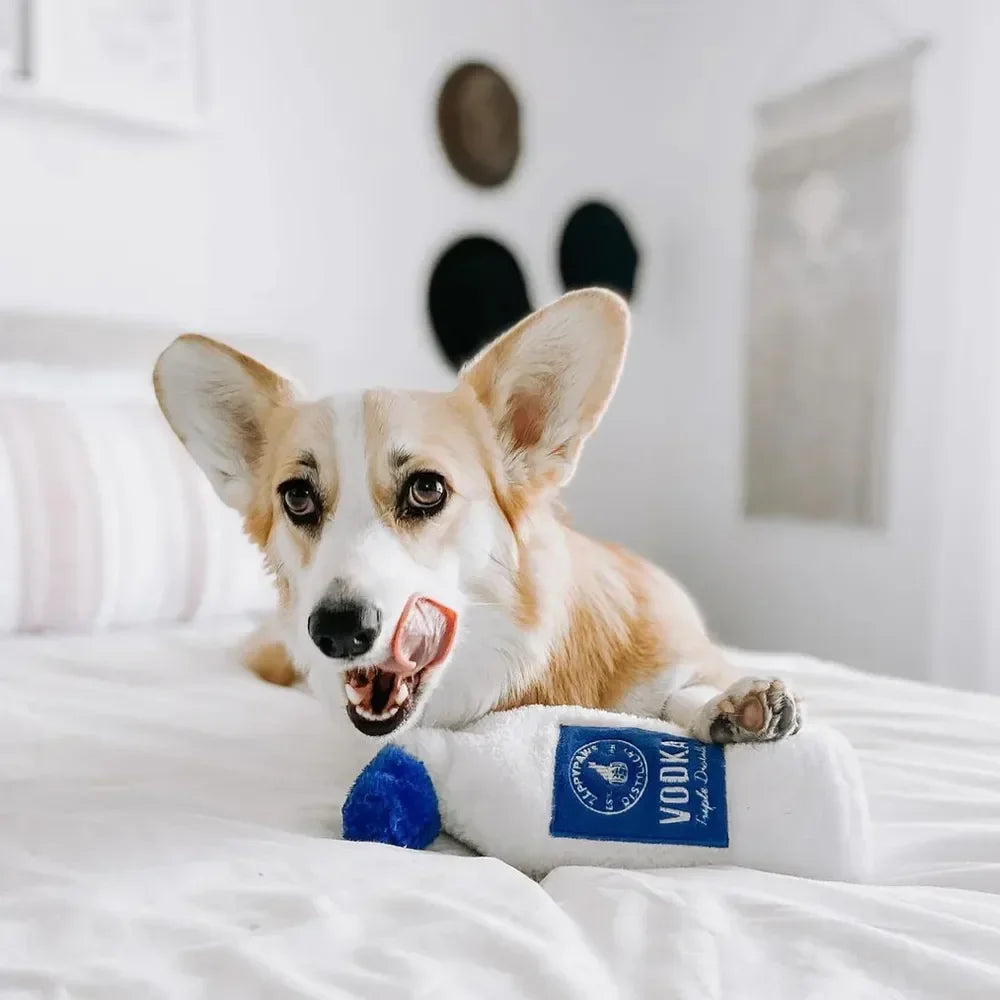 Peluche Vodka pour chien 🍸 – Happy Hour Crusherz – ZippyPaws